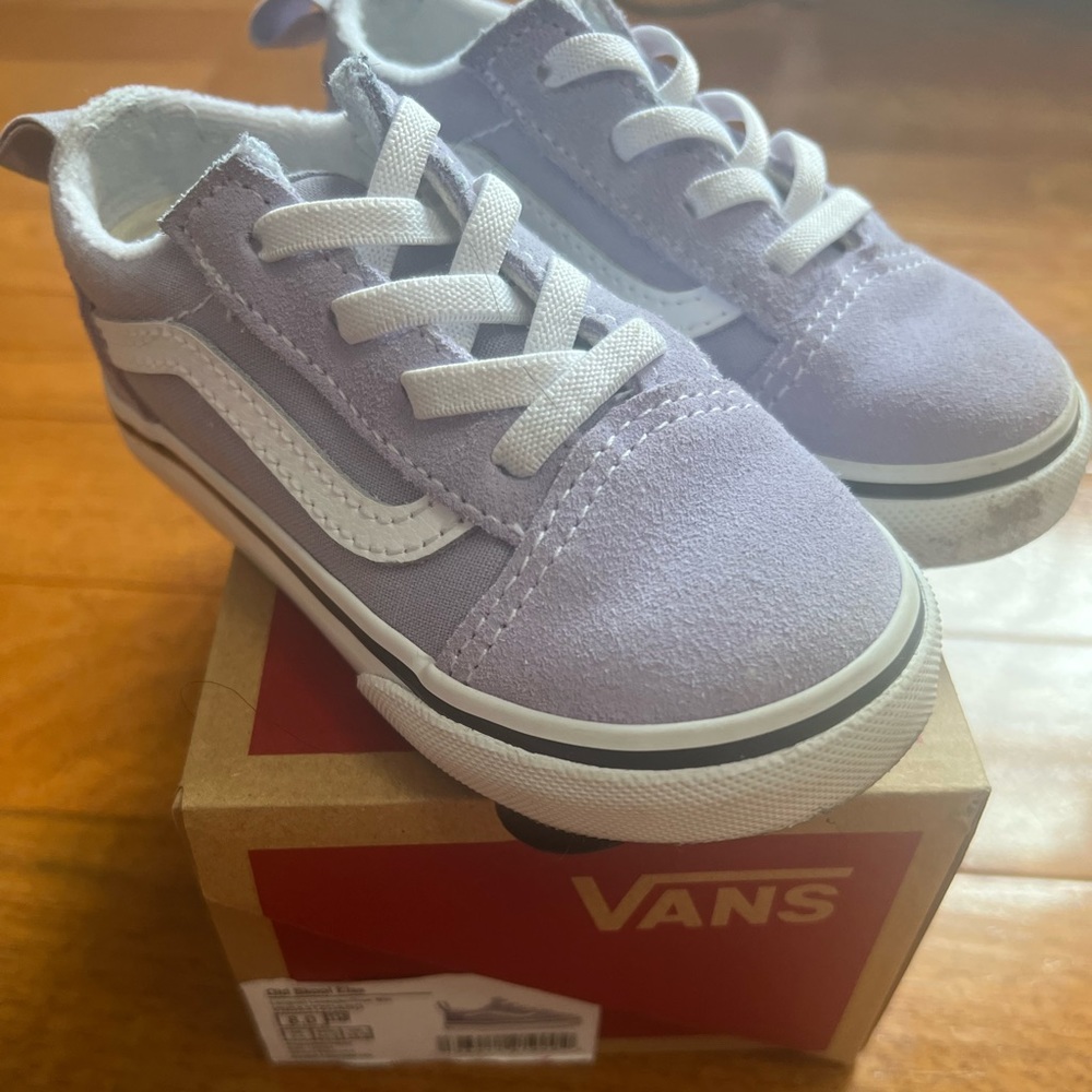 Lavender vans lightly worn about two times. Size 8